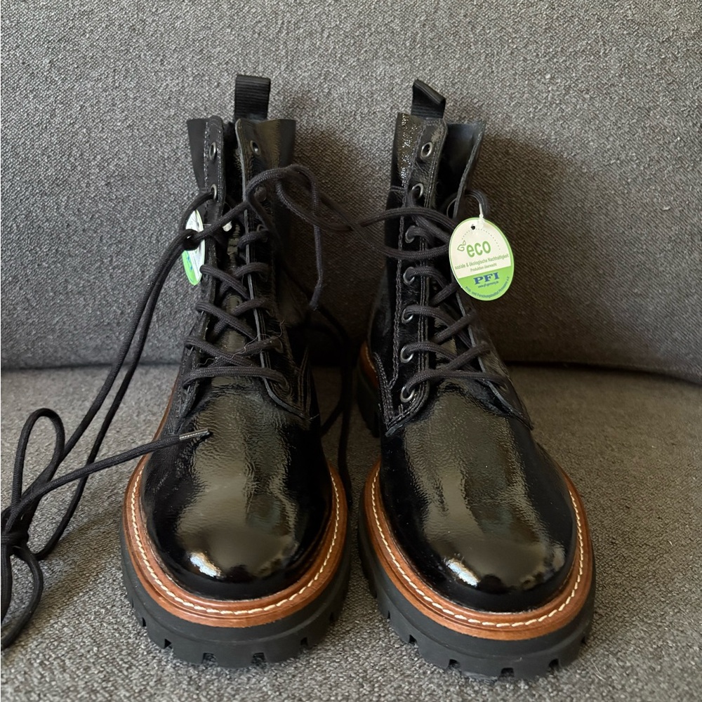 Brand New Paul Green Black Leather Lace-Up Boots